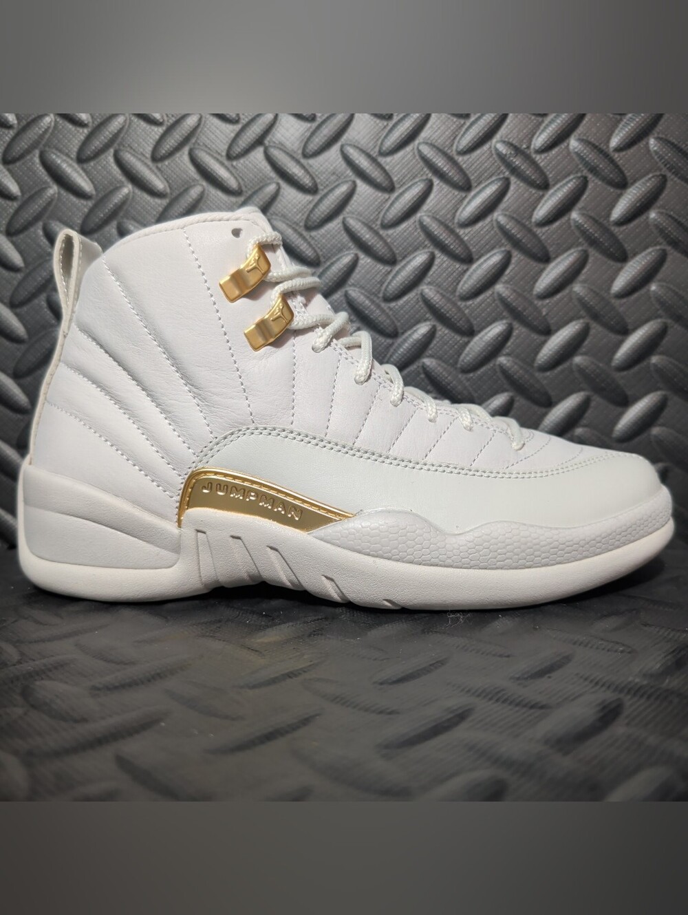 Women's Air Jordan 12 Retro 'Phantom' size 7.5 FD9101-007